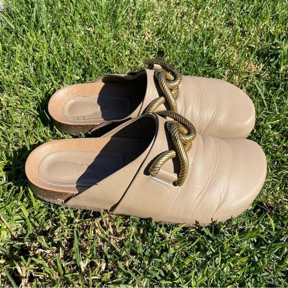 Zara Metal Link Buckle Genuine Leather Clogs Mules Sandals in Tan Size 8 - Picture 5 of 14